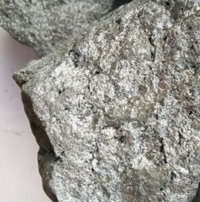Silicio con alto contenido de carbono 65% Escoria metálica de silicio 10-50 mm
