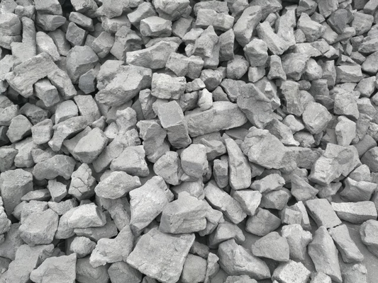 Poder calorífico mineral bajo 7400kj/Kg pequeño Porocity del coque duro de la ceniza el 8% del azufre